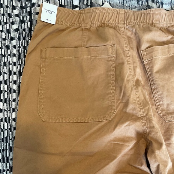 Abercrombie Brown Cargo Pants NWT - Picture 3 of 10
